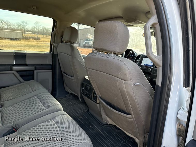 image for item ES5723 2021 Ford F250 Super Duty Crew Cab pickup truck