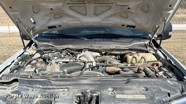 image for item ES5723 2021 Ford F250 Super Duty Crew Cab pickup truck