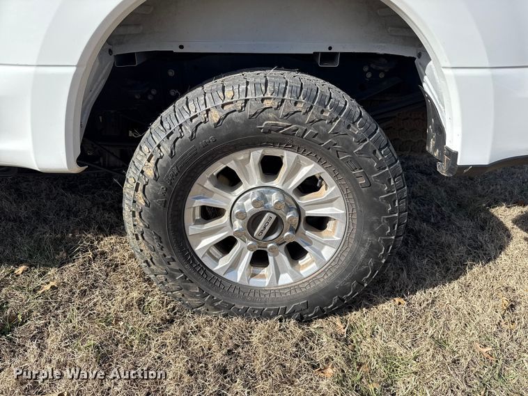 image for item ES5723 2021 Ford F250 Super Duty Crew Cab pickup truck