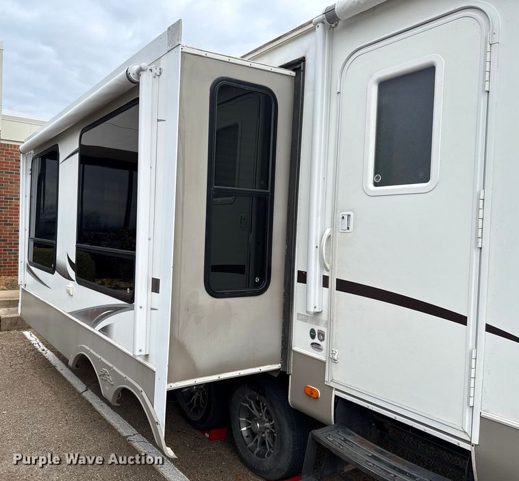 image for item ES5742 2013 Heartland 322RES Sundance camper