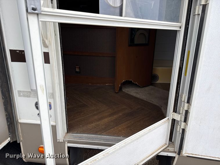 image for item ES5742 2013 Heartland 322RES Sundance camper