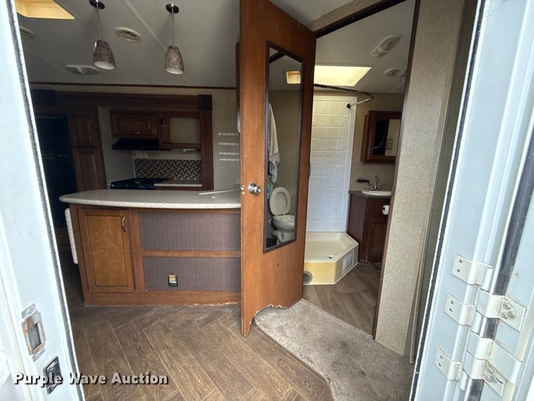 image for item ES5742 2013 Heartland 322RES Sundance camper