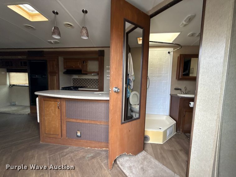 image for item ES5742 2013 Heartland 322RES Sundance camper