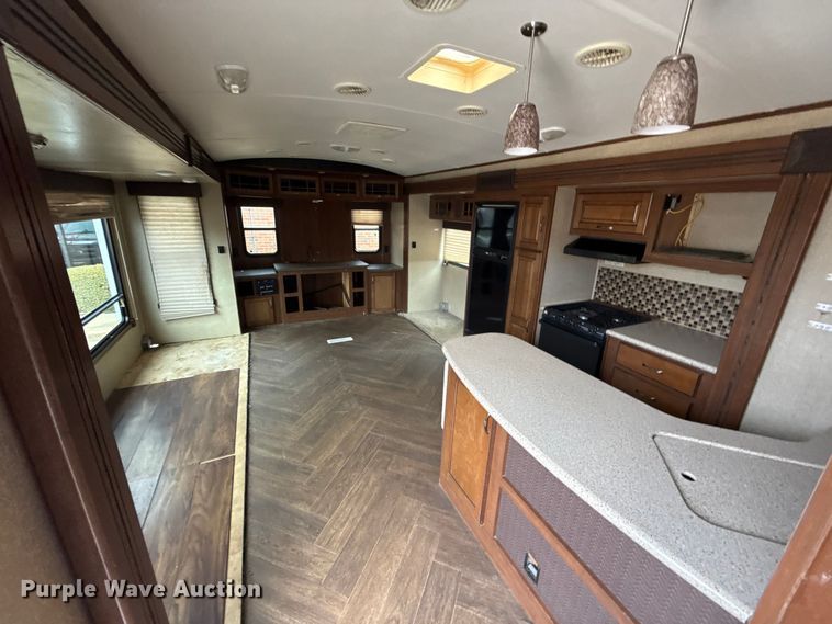 image for item ES5742 2013 Heartland 322RES Sundance camper