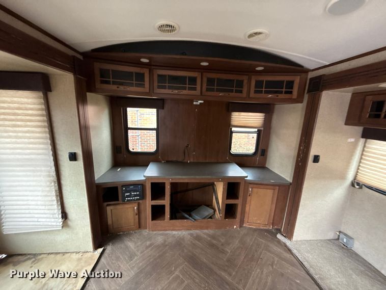 image for item ES5742 2013 Heartland 322RES Sundance camper