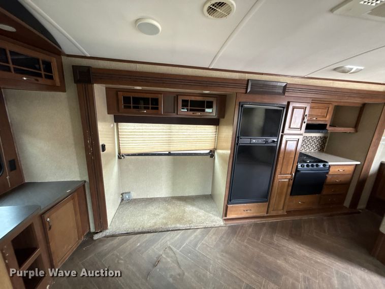 image for item ES5742 2013 Heartland 322RES Sundance camper