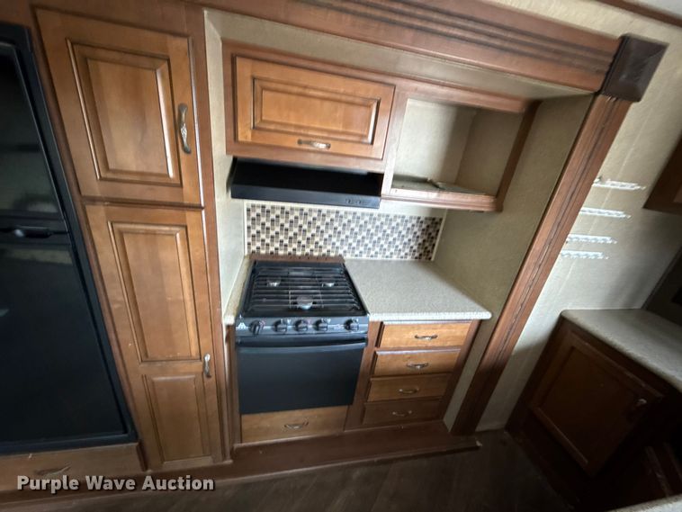 image for item ES5742 2013 Heartland 322RES Sundance camper