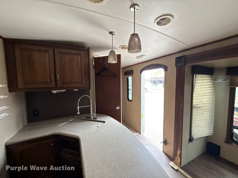 image for item ES5742 2013 Heartland 322RES Sundance camper