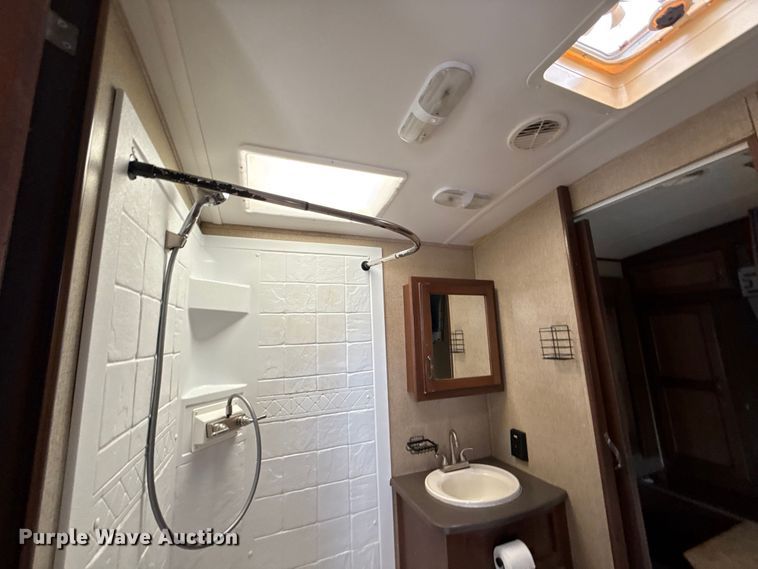 image for item ES5742 2013 Heartland 322RES Sundance camper