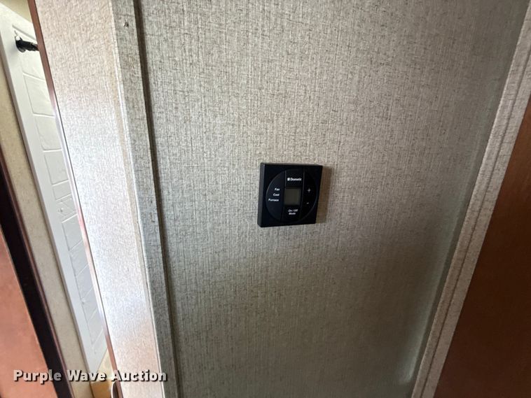 image for item ES5742 2013 Heartland 322RES Sundance camper