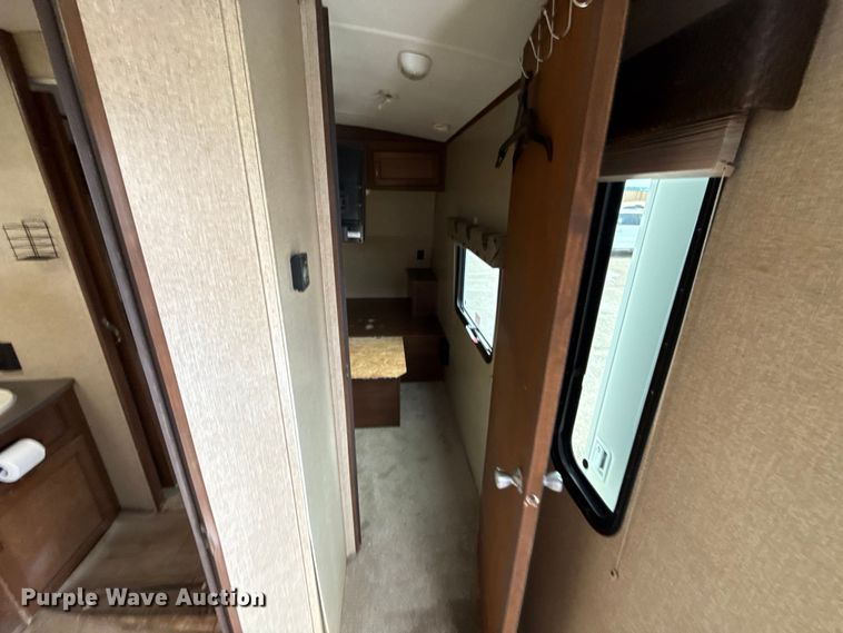 image for item ES5742 2013 Heartland 322RES Sundance camper