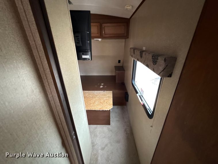 image for item ES5742 2013 Heartland 322RES Sundance camper