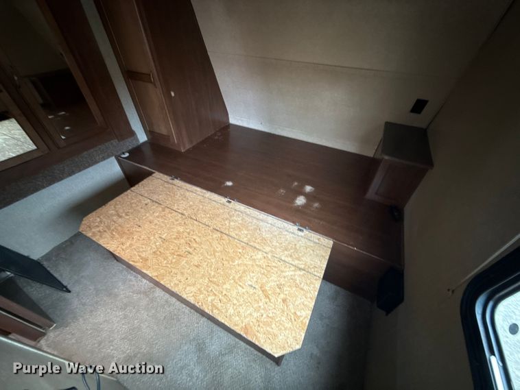 image for item ES5742 2013 Heartland 322RES Sundance camper