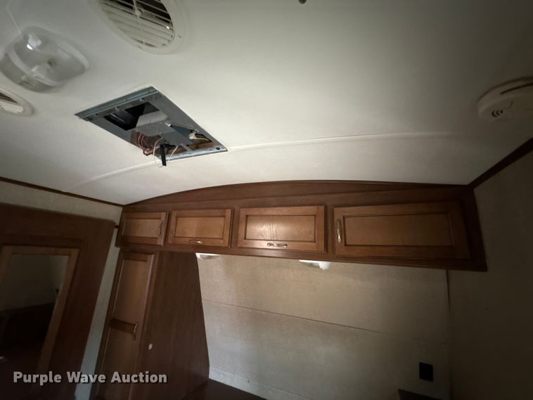 image for item ES5742 2013 Heartland 322RES Sundance camper