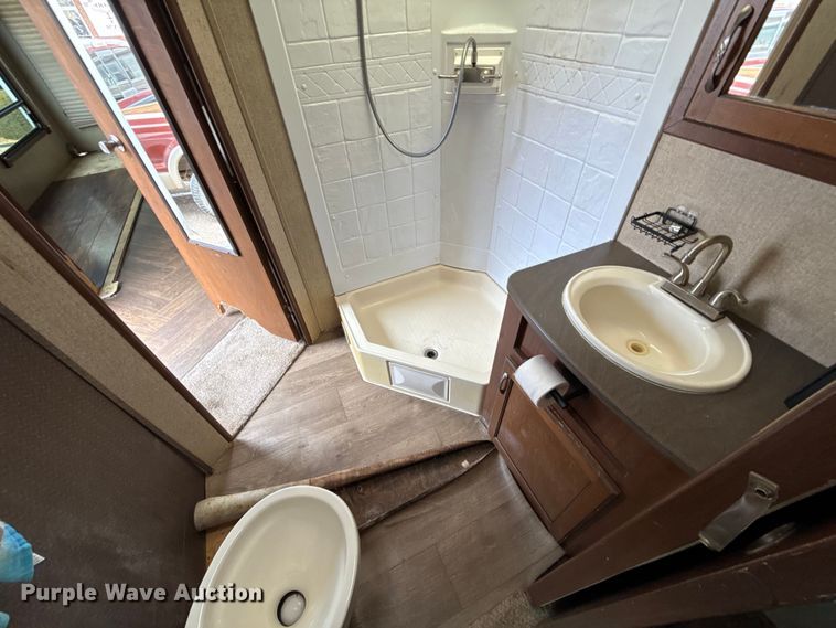 image for item ES5742 2013 Heartland 322RES Sundance camper