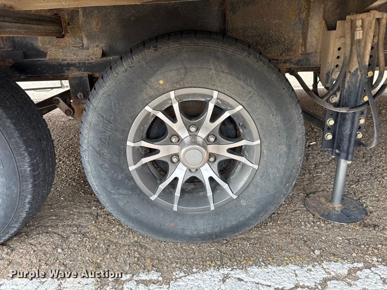 image for item ES5742 2013 Heartland 322RES Sundance camper