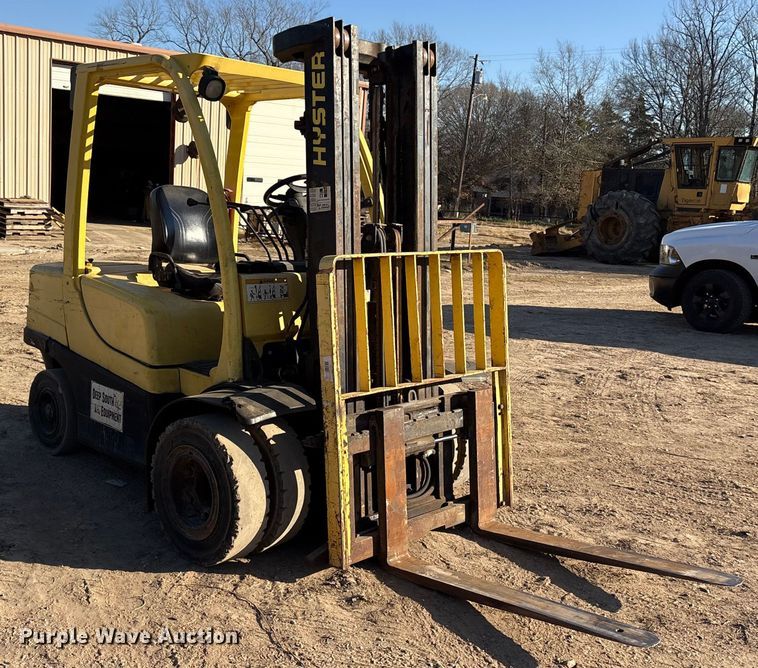 image for item ES8529 2007 Hyster H60PY forklift