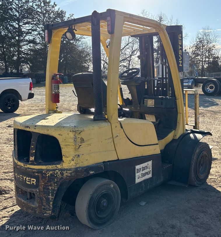 image for item ES8529 2007 Hyster H60PY forklift
