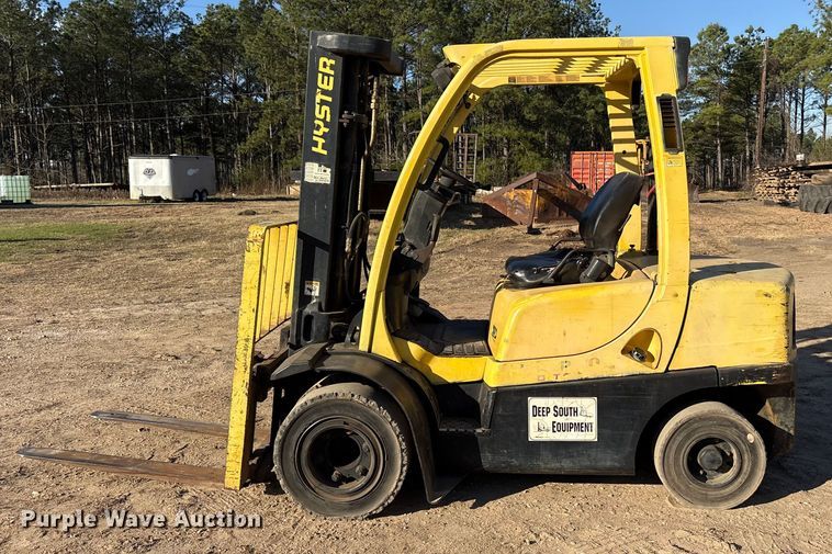 image for item ES8529 2007 Hyster H60PY forklift