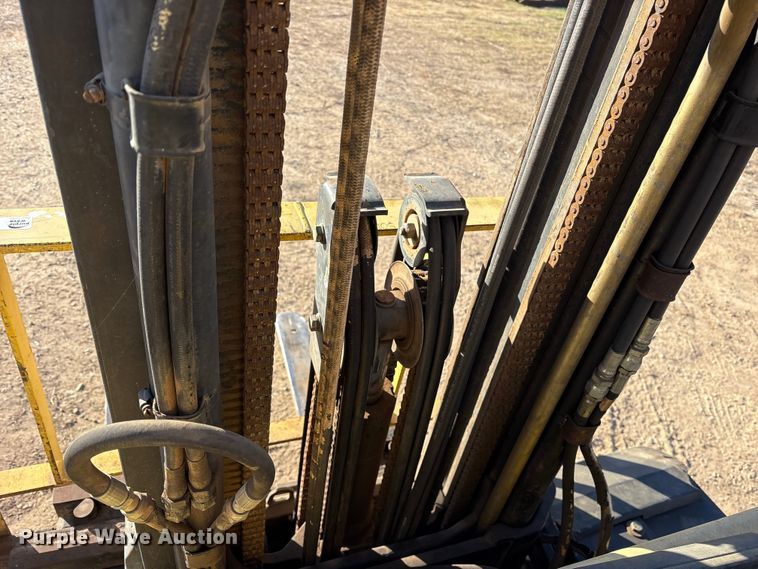 image for item ES8529 2007 Hyster H60PY forklift