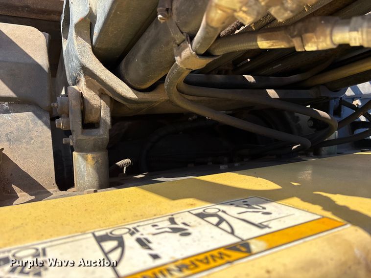 image for item ES8529 2007 Hyster H60PY forklift