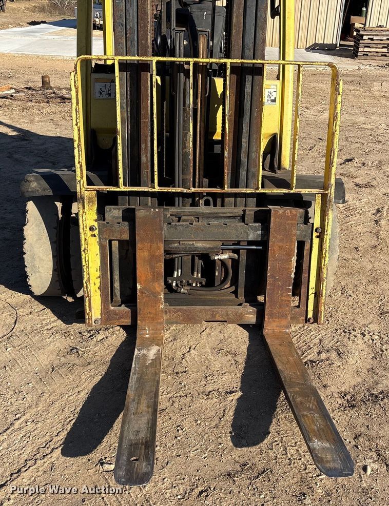 image for item ES8529 2007 Hyster H60PY forklift