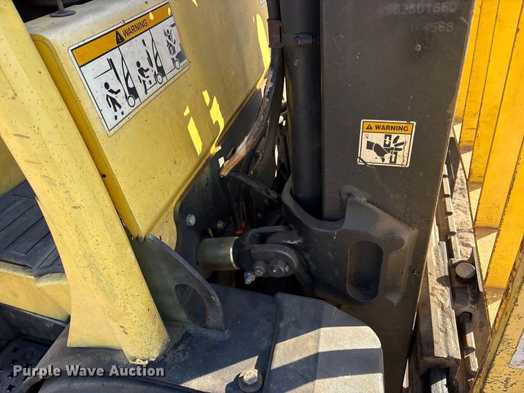 image for item ES8529 2007 Hyster H60PY forklift