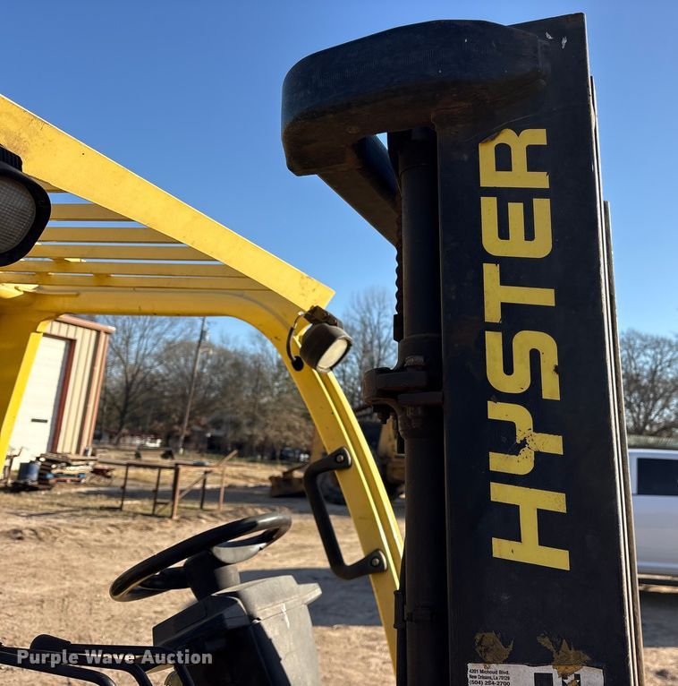 image for item ES8529 2007 Hyster H60PY forklift