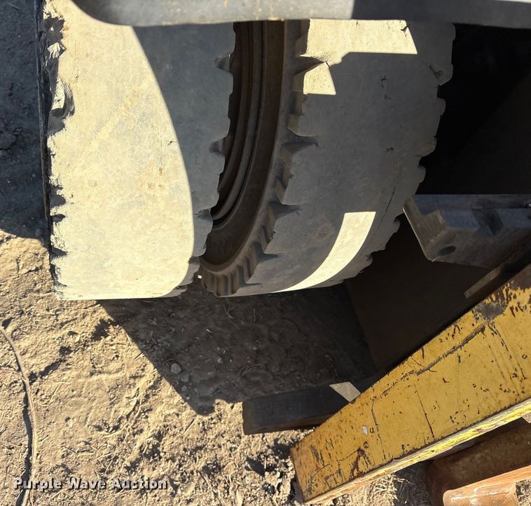 image for item ES8529 2007 Hyster H60PY forklift