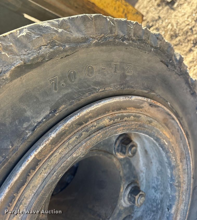 image for item ES8529 2007 Hyster H60PY forklift