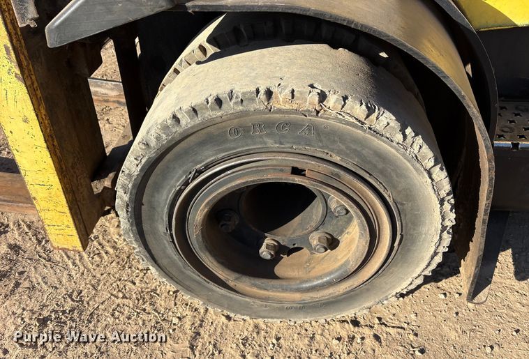 image for item ES8529 2007 Hyster H60PY forklift