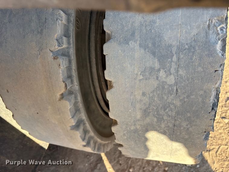 image for item ES8529 2007 Hyster H60PY forklift