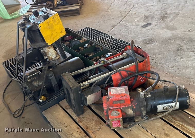 image for item ES8530 Weatherhead Cool-O-Crimp Super I hydraulic hose crimp machine