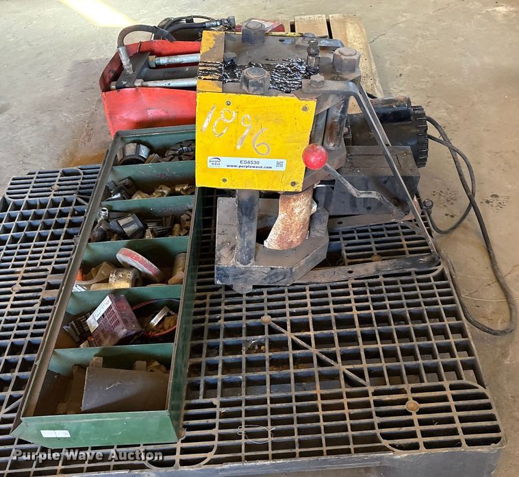 image for item ES8530 Weatherhead Cool-O-Crimp Super I hydraulic hose crimp machine