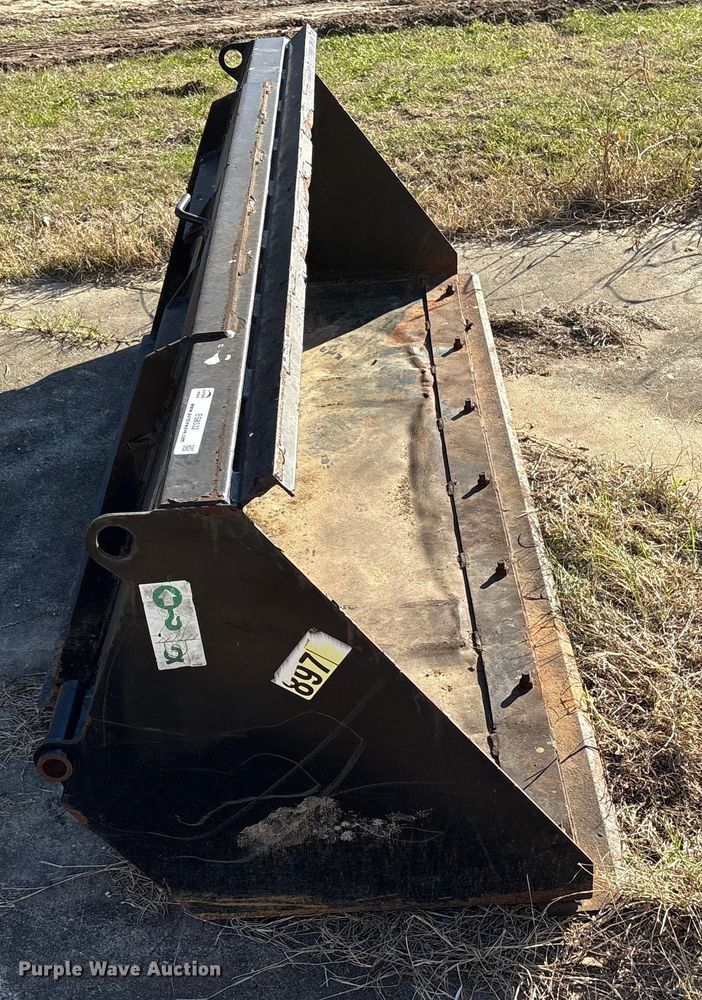 image for item ES8532 Caterpillar BR18B skid steer bucket