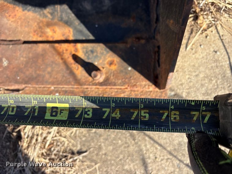 image for item ES8532 Caterpillar BR18B skid steer bucket