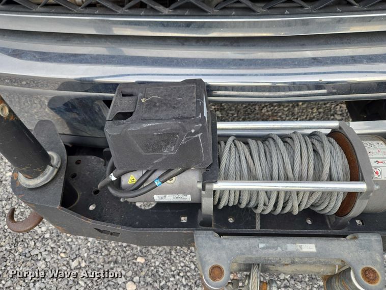image for item ET1122 2013 Chevrolet Silverado 2500HD Crew Cab pickup truck