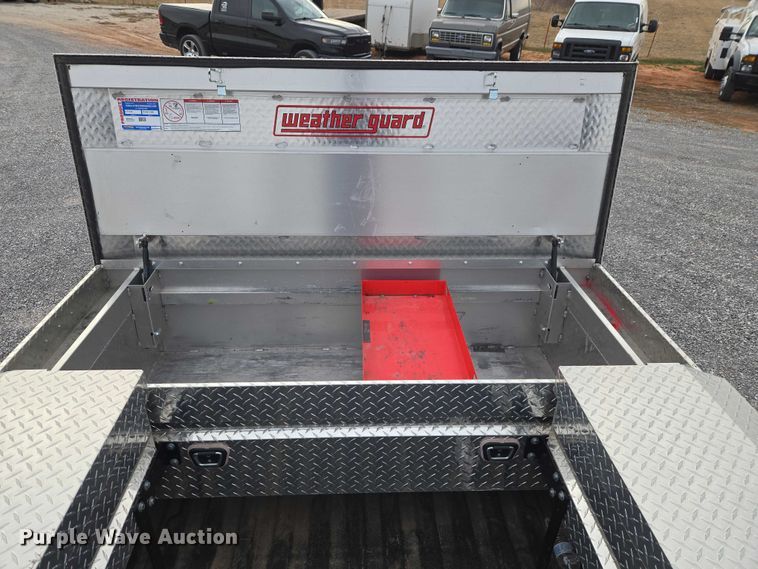 image for item ET1122 2013 Chevrolet Silverado 2500HD Crew Cab pickup truck