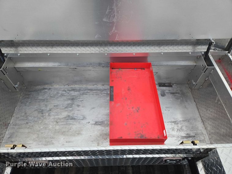 image for item ET1122 2013 Chevrolet Silverado 2500HD Crew Cab pickup truck