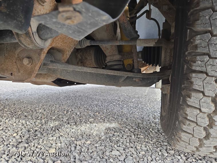 image for item ET1122 2013 Chevrolet Silverado 2500HD Crew Cab pickup truck