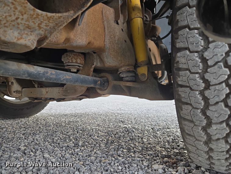 image for item ET1122 2013 Chevrolet Silverado 2500HD Crew Cab pickup truck