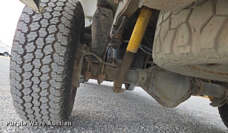 image for item ET1122 2013 Chevrolet Silverado 2500HD Crew Cab pickup truck