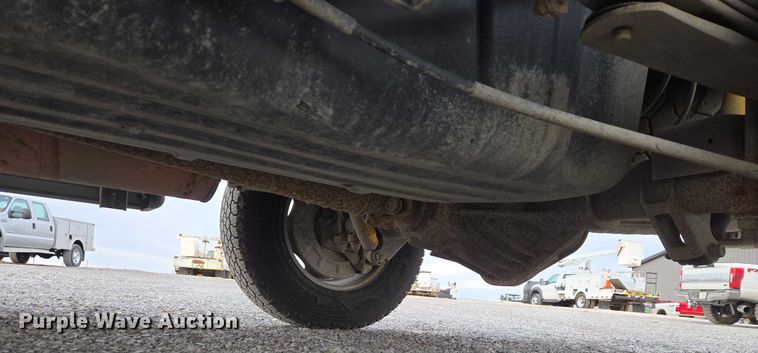 image for item ET1122 2013 Chevrolet Silverado 2500HD Crew Cab pickup truck