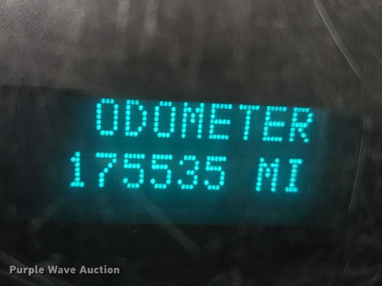 image for item ET1122 2013 Chevrolet Silverado 2500HD Crew Cab pickup truck