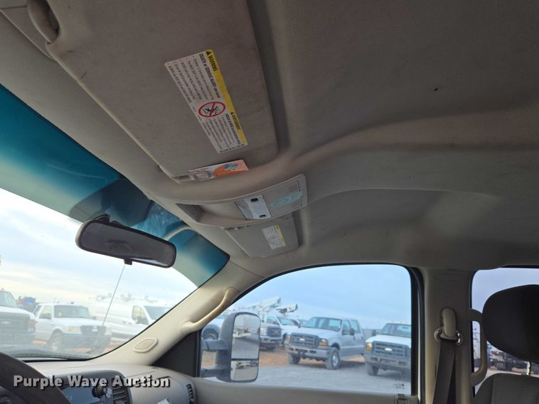 image for item ET1122 2013 Chevrolet Silverado 2500HD Crew Cab pickup truck