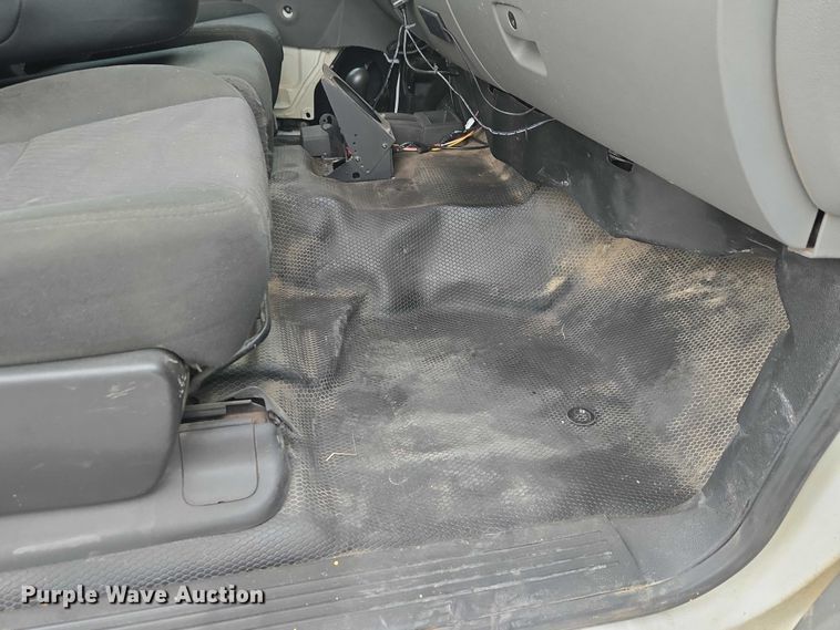 image for item ET1122 2013 Chevrolet Silverado 2500HD Crew Cab pickup truck