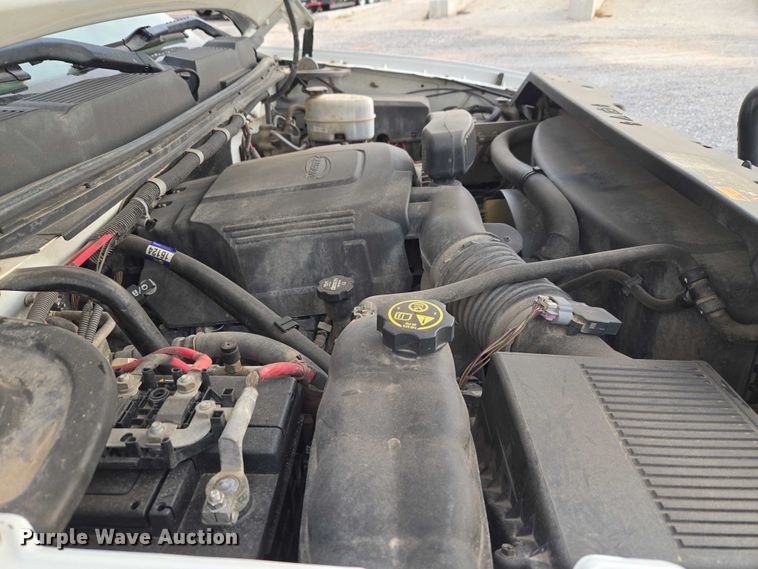 image for item ET1122 2013 Chevrolet Silverado 2500HD Crew Cab pickup truck