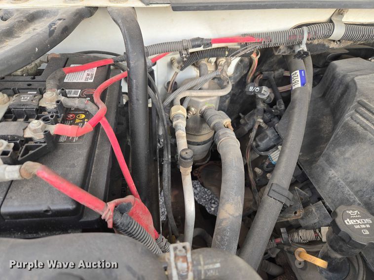 image for item ET1122 2013 Chevrolet Silverado 2500HD Crew Cab pickup truck