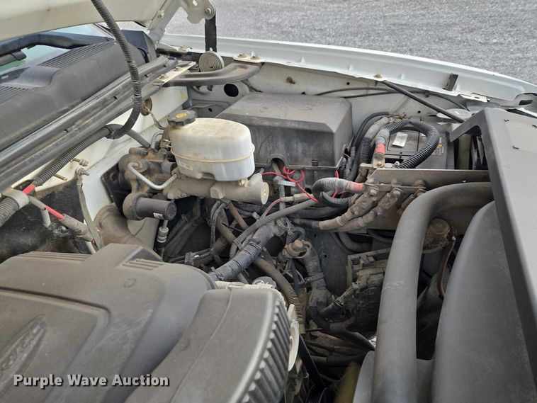 image for item ET1122 2013 Chevrolet Silverado 2500HD Crew Cab pickup truck