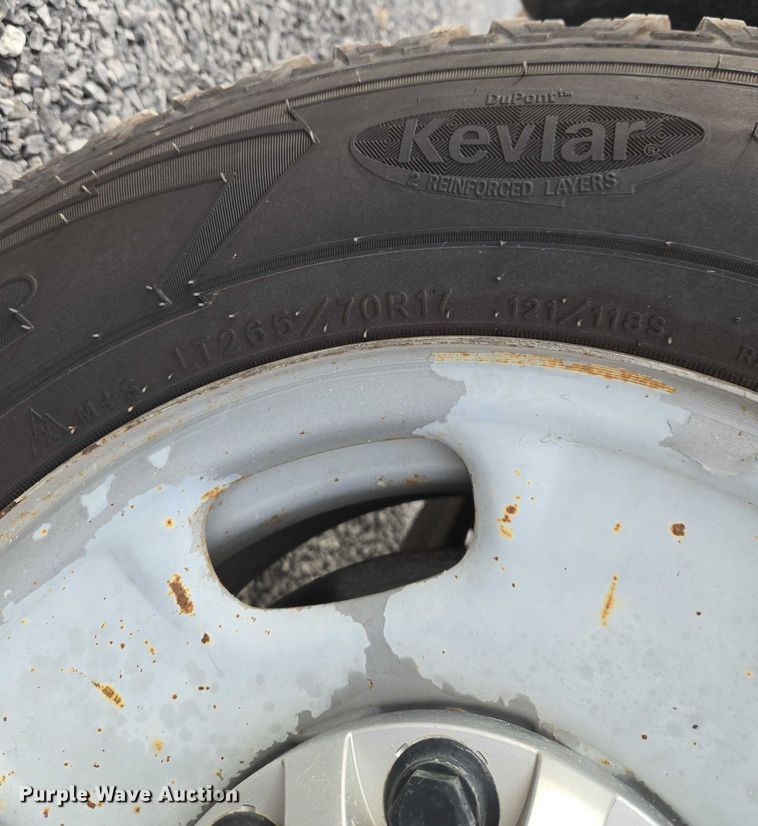 image for item ET1122 2013 Chevrolet Silverado 2500HD Crew Cab pickup truck